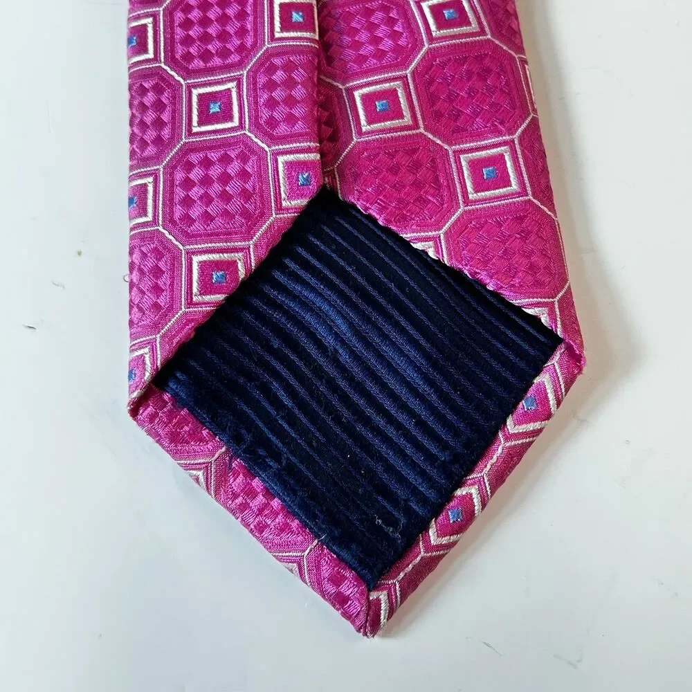 Eagle Shirtmakers Men's Pink Geometric Print 100% Silk Vintage Tie